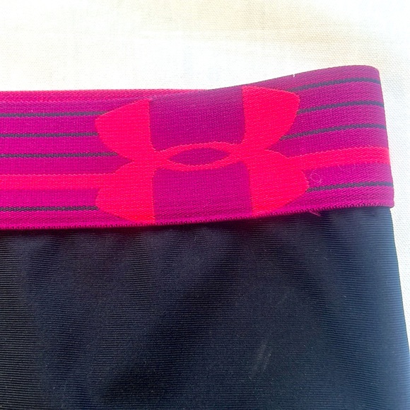 Women’s Under Armour Compression Shorts, Heat Gear, 3 inch inseam, New - Picture 3 of 8